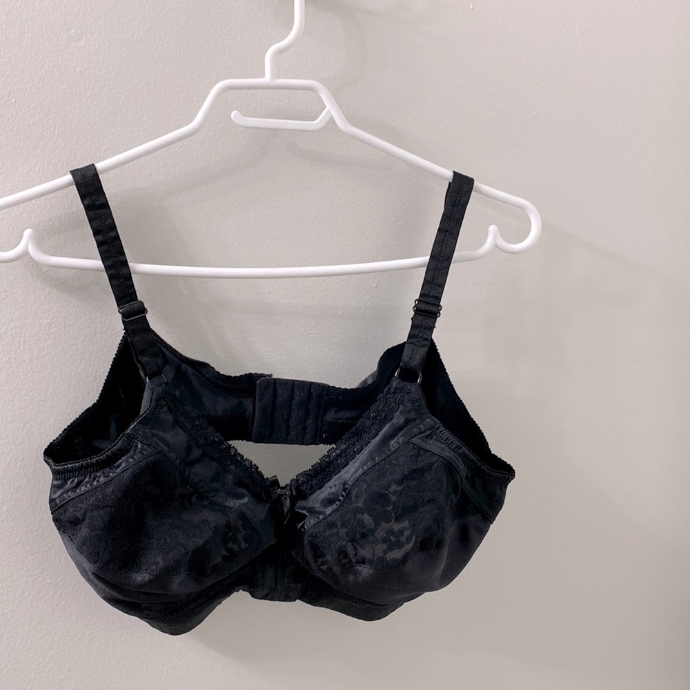 I am selling a bra.